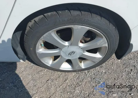 2013 Hyundai Elantra Limited z USA, uszkodzony, nr VIN 5NPDH4AE8DH199853